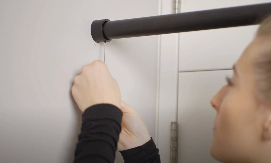 bevestigen garderobestang