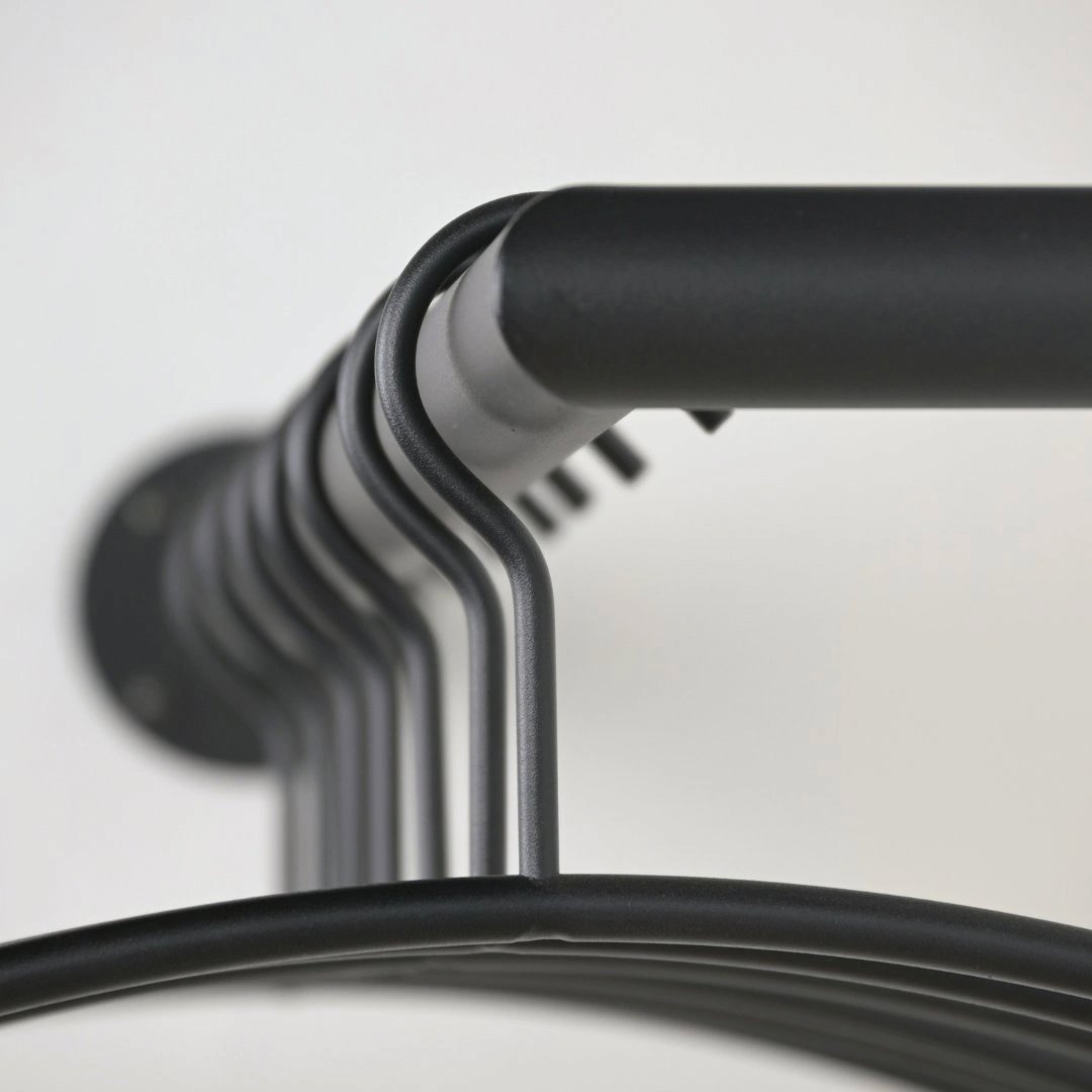 Zwarte kledinghanger