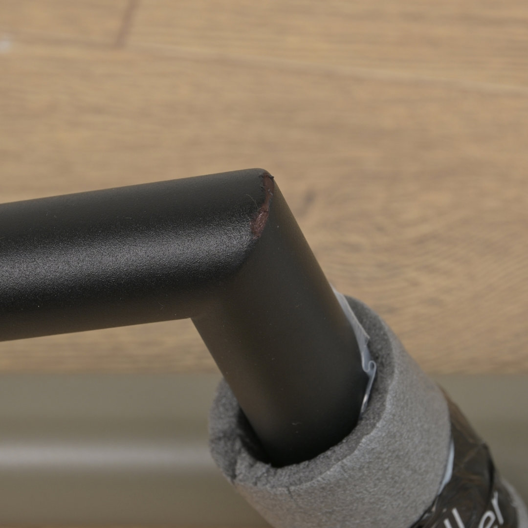 Tweedekans Garderobestang hoek Ø32 zwart