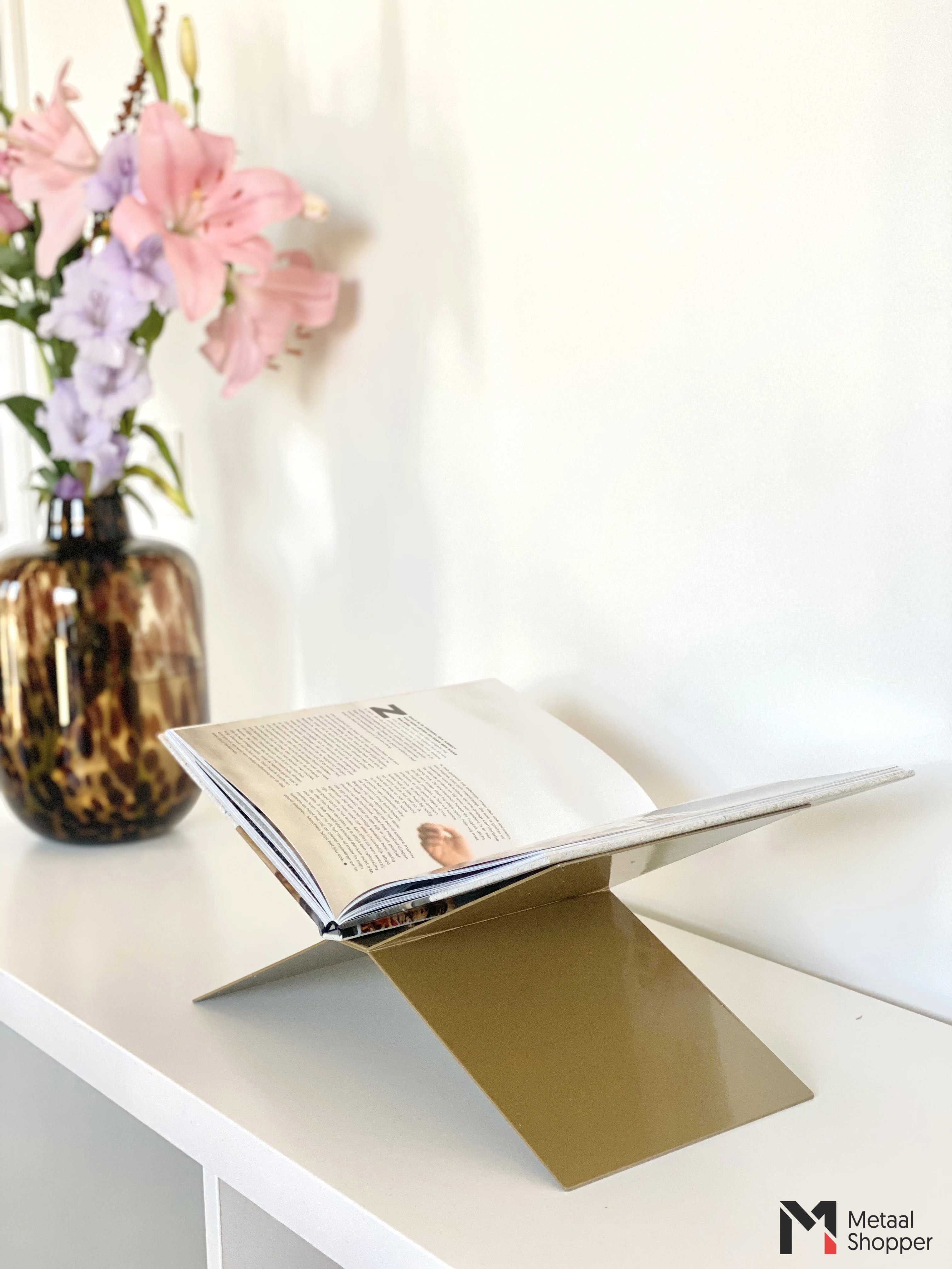 Boekenstandaard goud